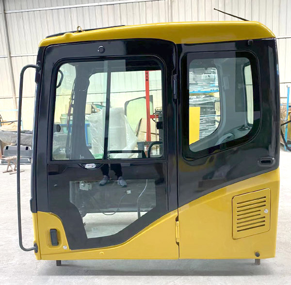 小松挖掘機駕駛室